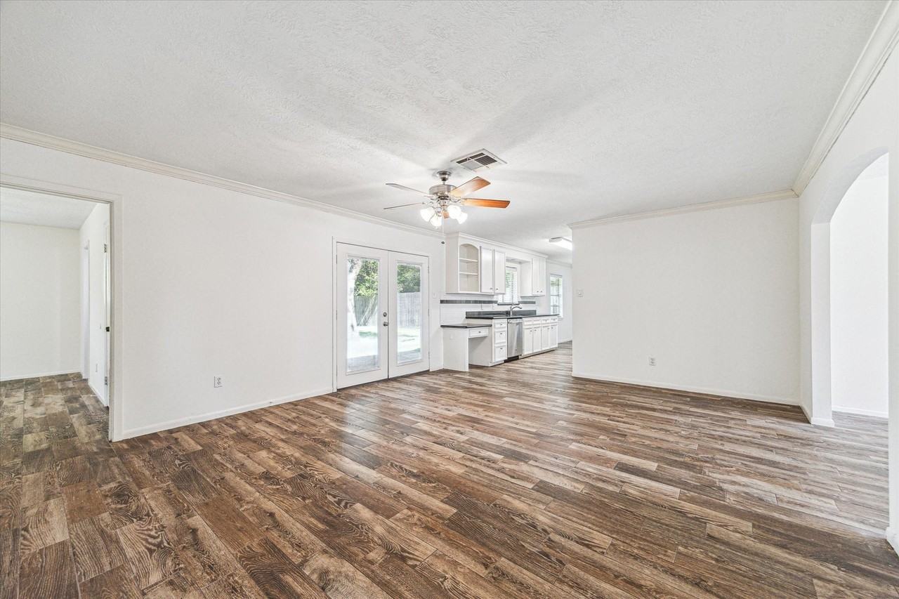 8010 Braeburn Valley Dr - Photo 5 of 16