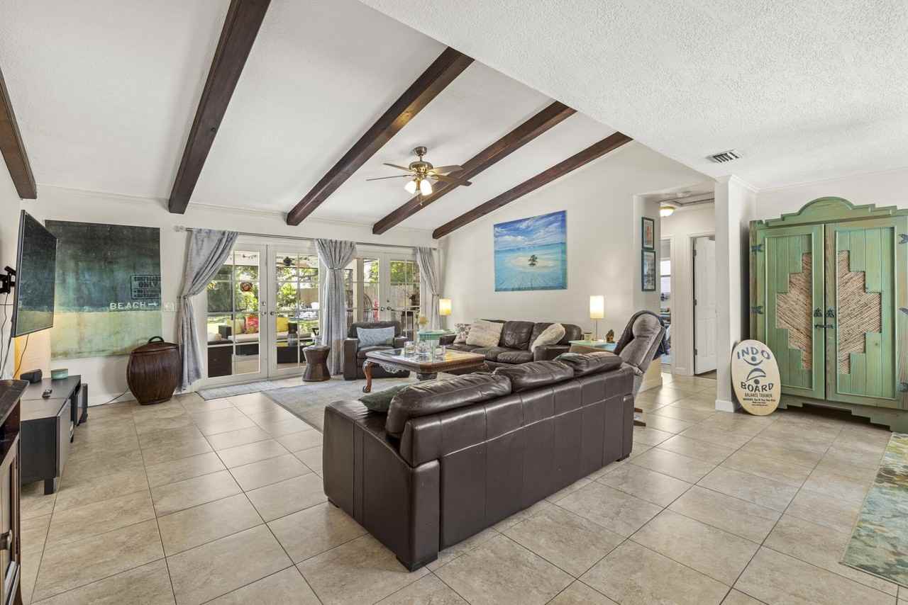 591 Kriss Ln - Photo 6 of 36