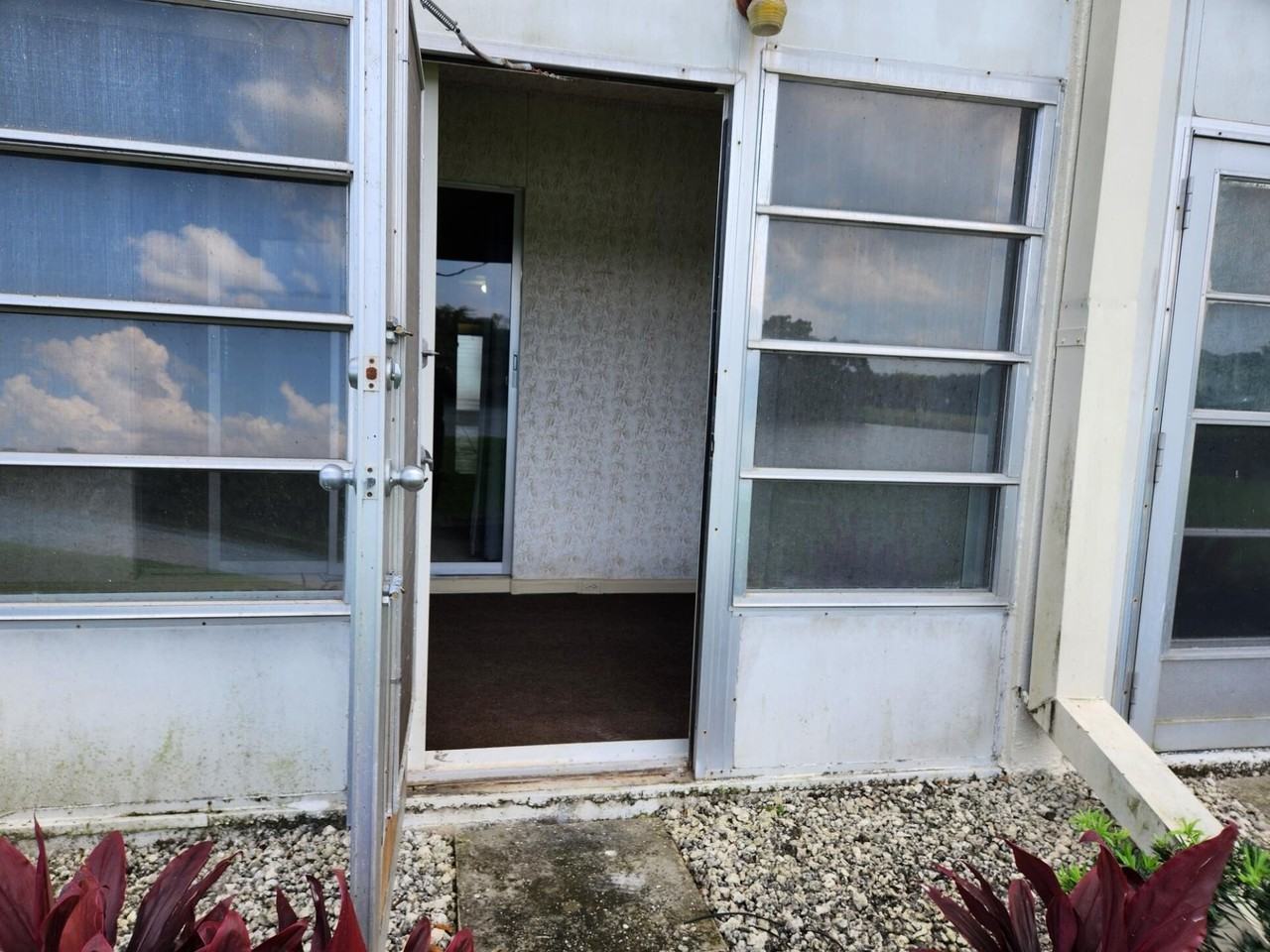 1059 Ainslie Drive #1059 - Photo 5 of 15