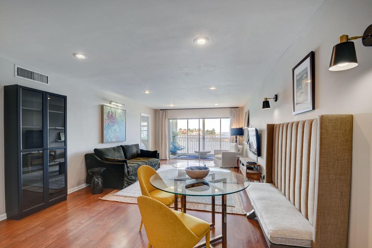 410 Wilma Cir #204 - Photo 3 of 25