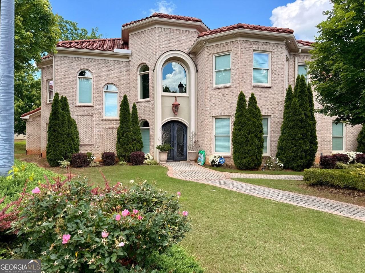 2295 Valla Parc Ct - Photo 2 of 15