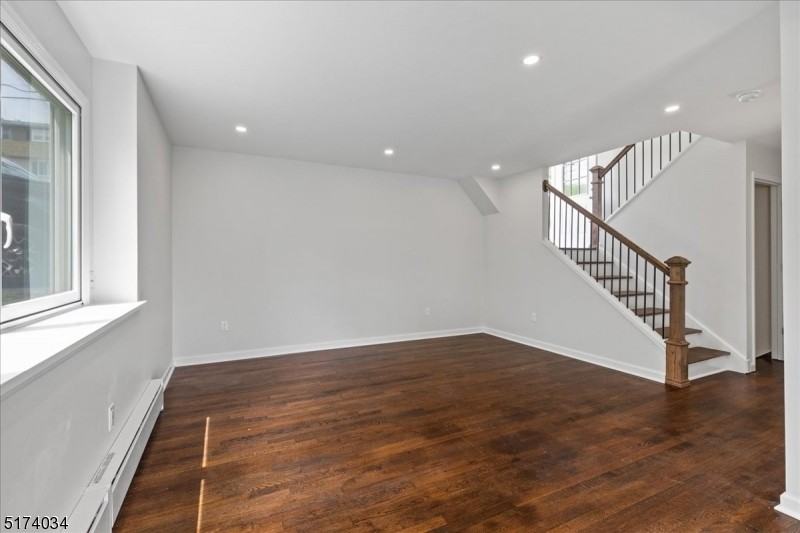 322 Milford Mount Pleasant Rd - Photo 3 of 23