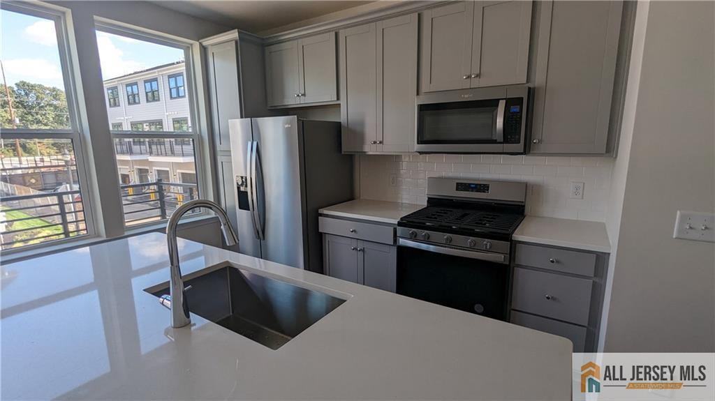 709 Parker Blvd - Photo 2 of 11