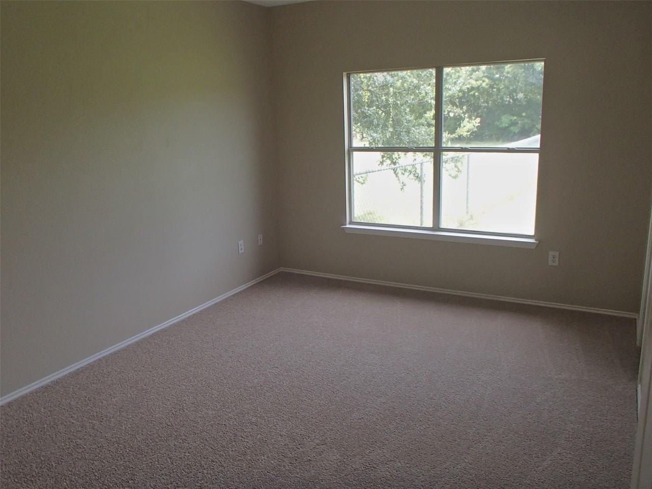 503 Tablerock Circle - Photo 4 of 9