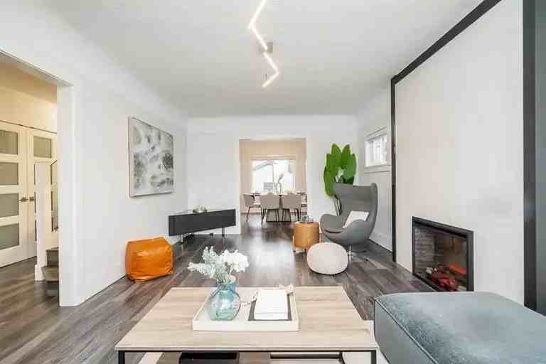 948 22nd Ave W - Photo 2 of 30