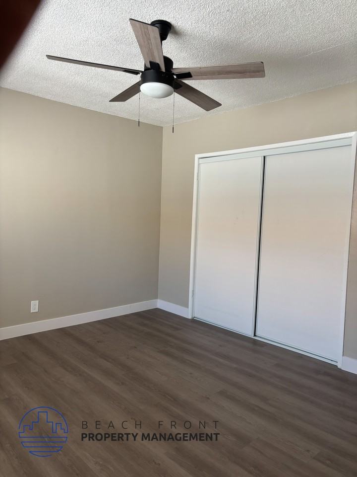 147 E. Wakefield Ave. - Photo 2 of 8