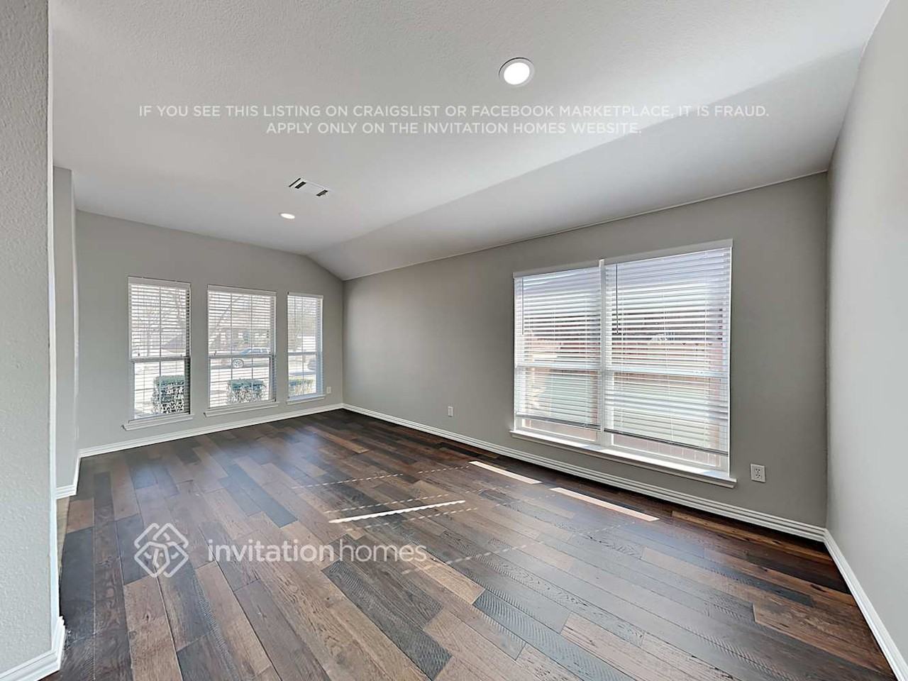 2905 Marsha Ln - Photo 3 of 17