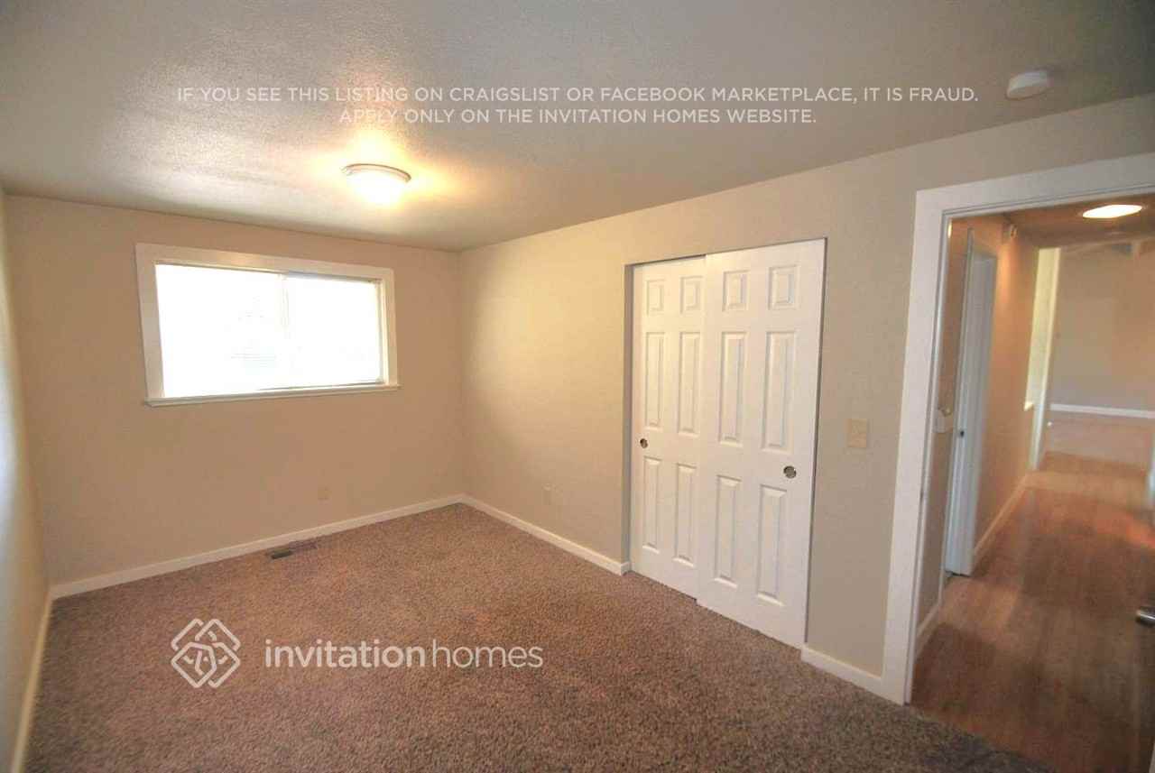 10911 150th Street Ct E - Photo 2 of 10