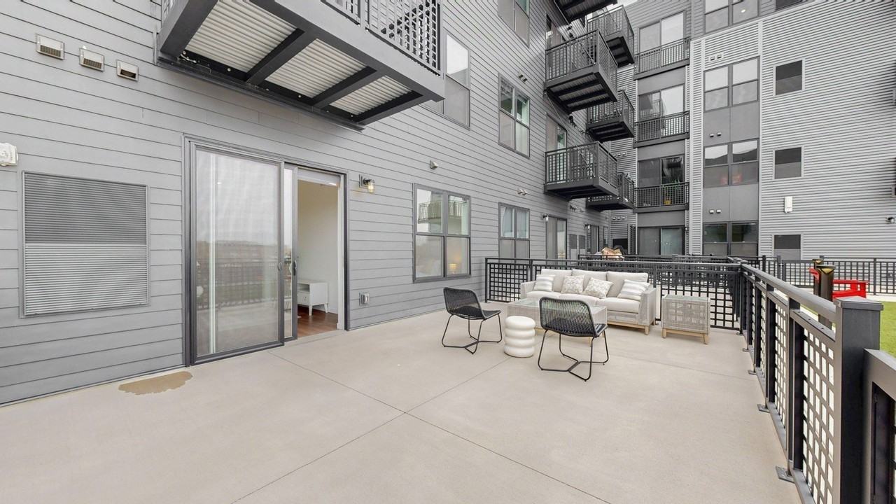 Tyler Street Stacks - Photo 7 of 50