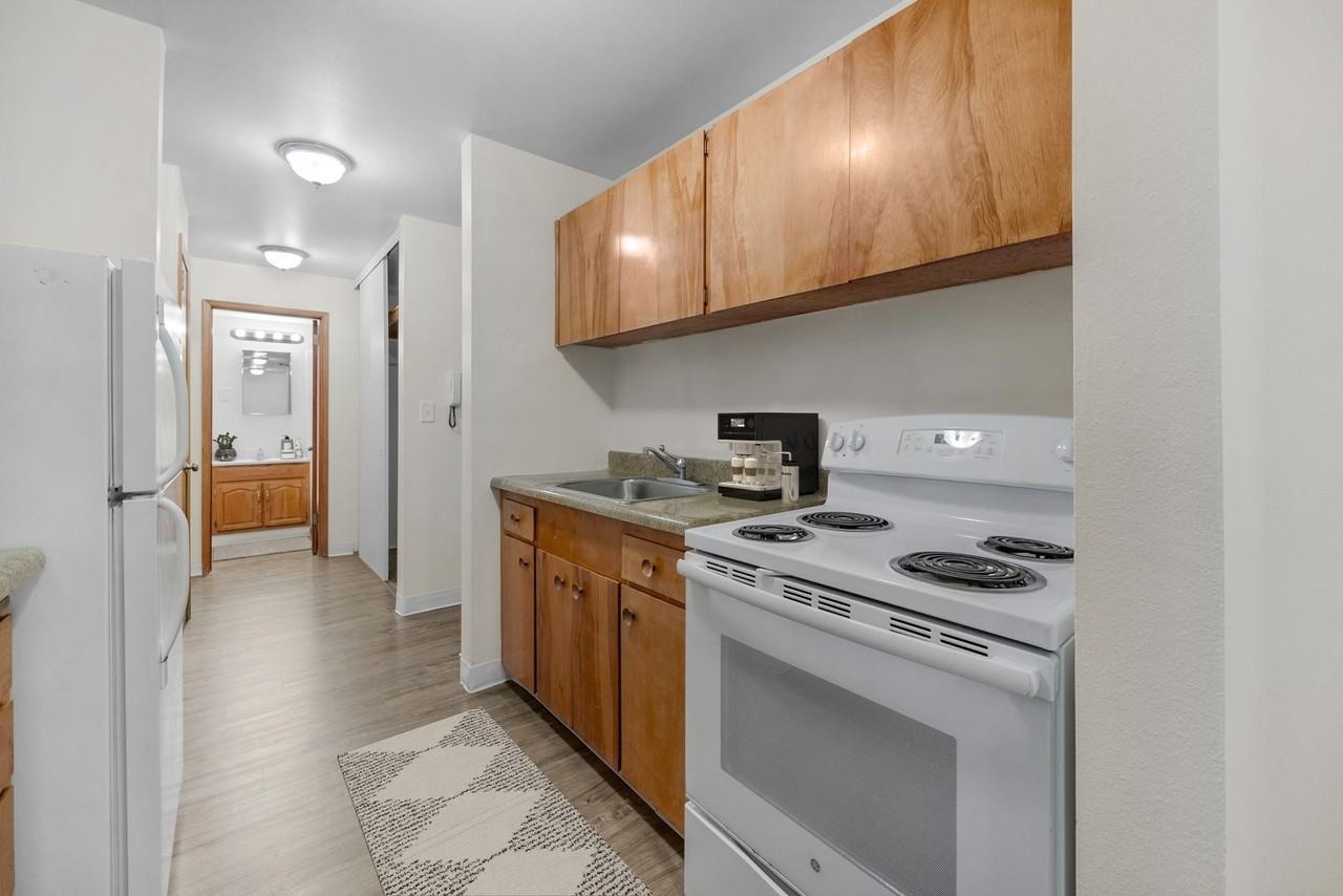 Peaceful North Seattle Living at Bridge Vista Apartments - Photo 5 of 10