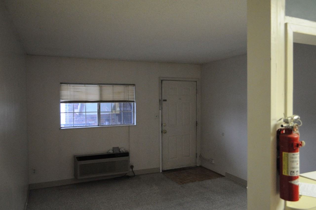 510 14th Street #302 - Photo 3 of 14