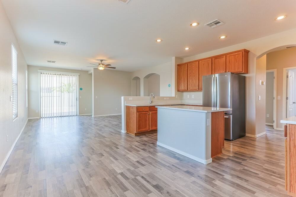 46186 W Holly Dr - Photo 4 of 16