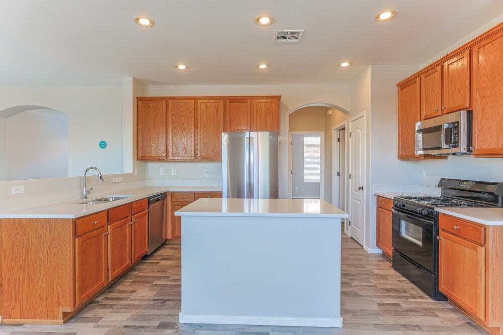 46186 W Holly Dr - Photo 5 of 16