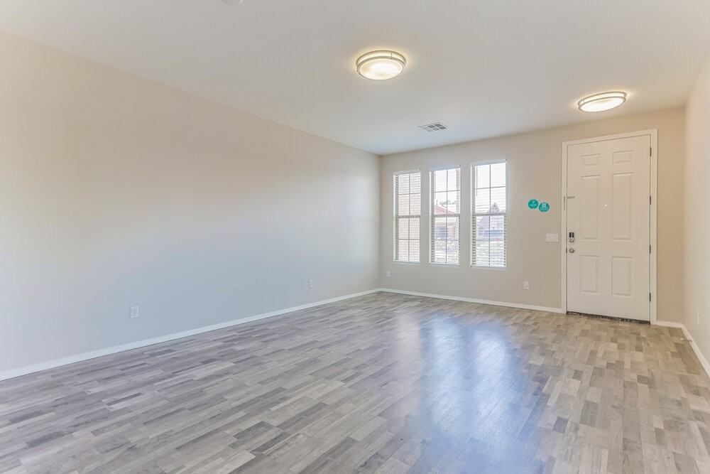 46186 W Holly Dr - Photo 6 of 16