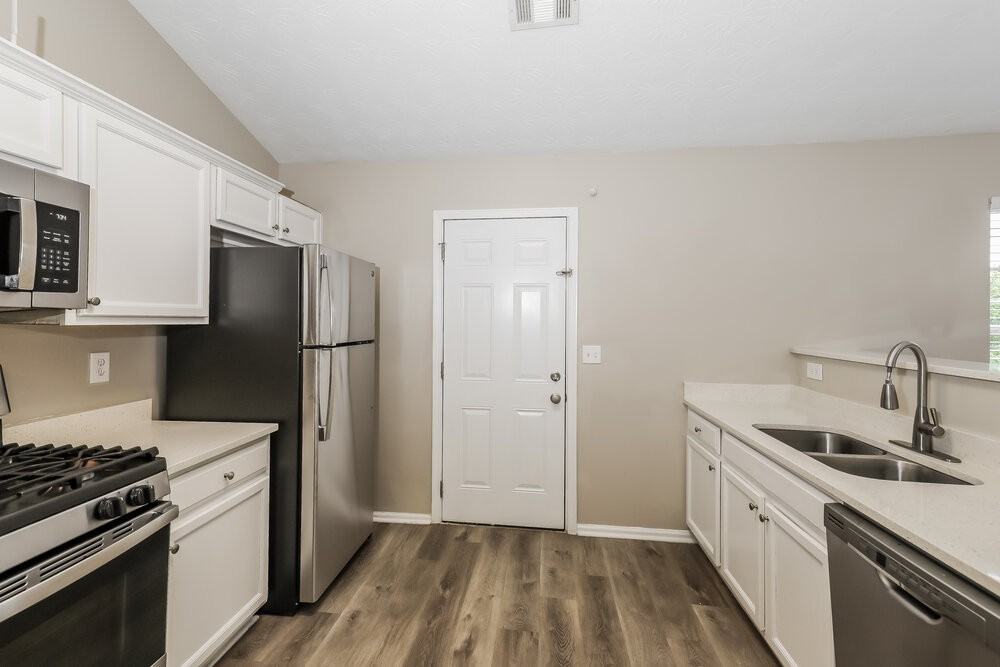 272 Grover Turner Way - Photo 7 of 17
