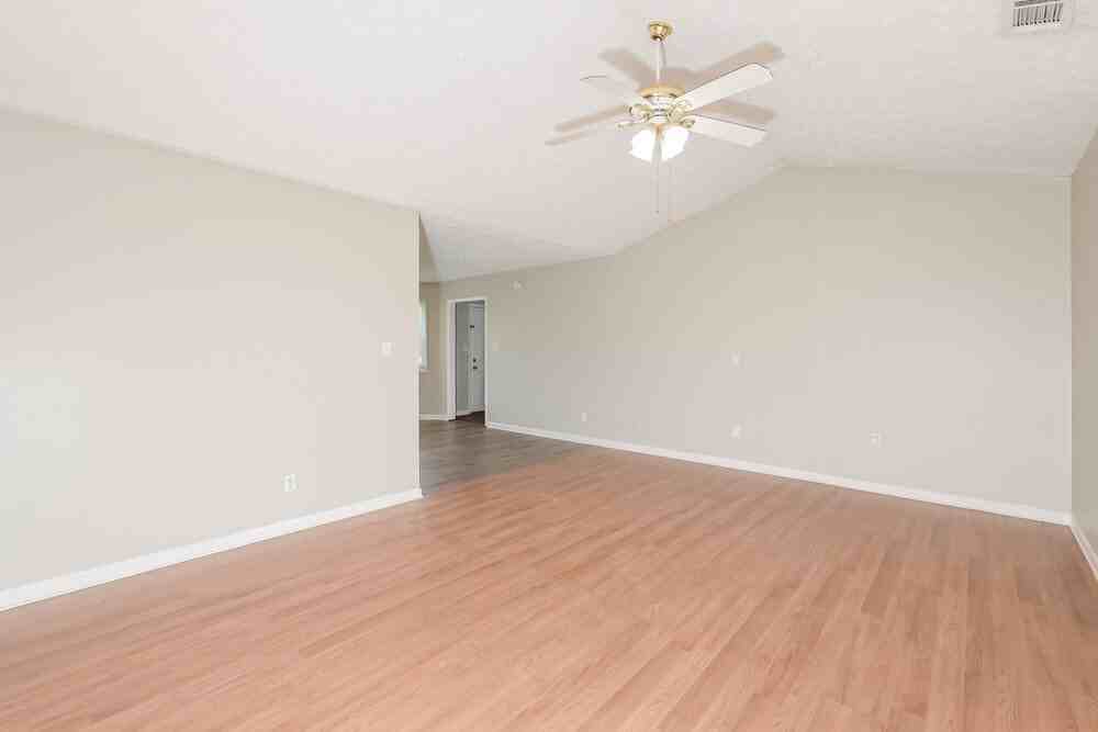 372 Kay Dr - Photo 3 of 16