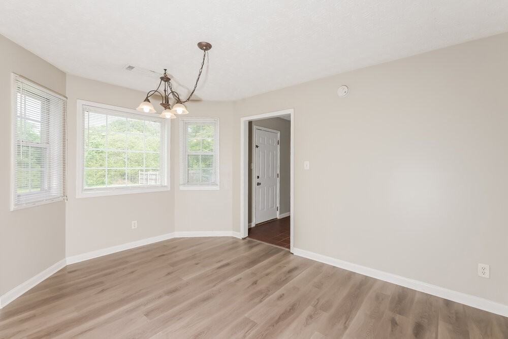 372 Kay Dr - Photo 5 of 16