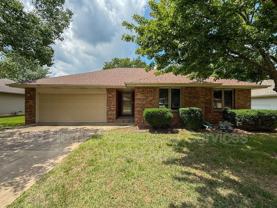 4121 S Parkcrest Ave - Photo 1 of 1