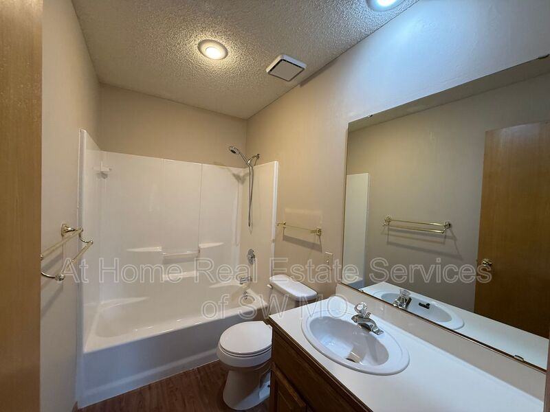 4121 S Parkcrest Ave - Photo 6 of 14