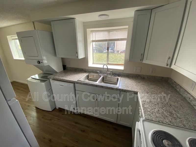 705 Ferris Ct #2 - Photo 3 of 7