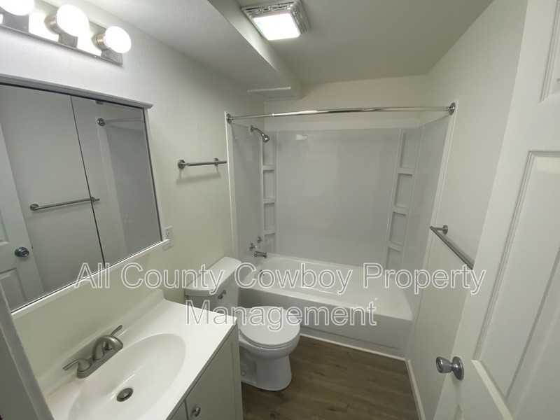 705 Ferris Ct #2 - Photo 4 of 7