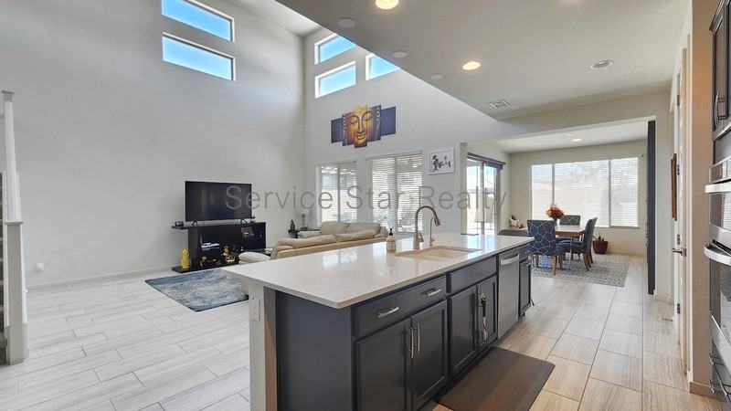 3407 E Louise Dr - Photo 3 of 24