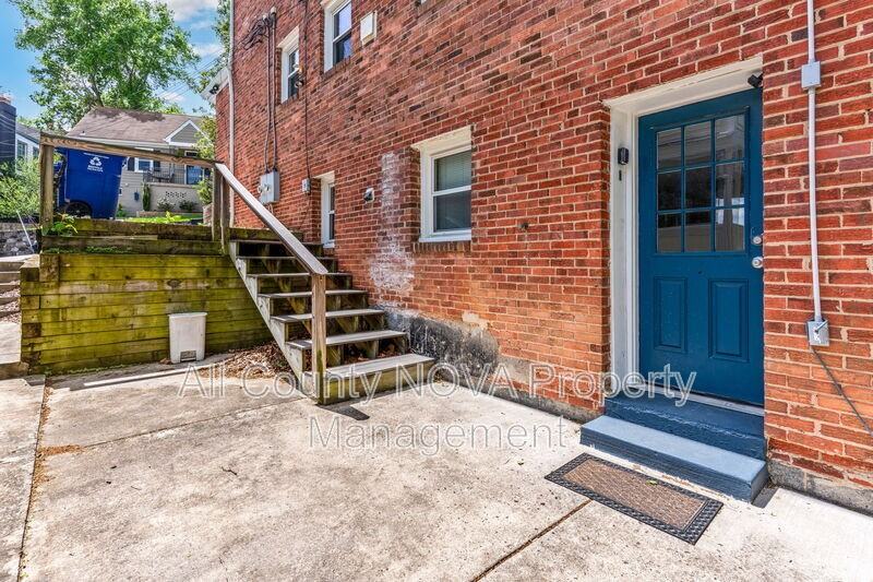 4141 21st Rd N #B - Photo 3 of 22