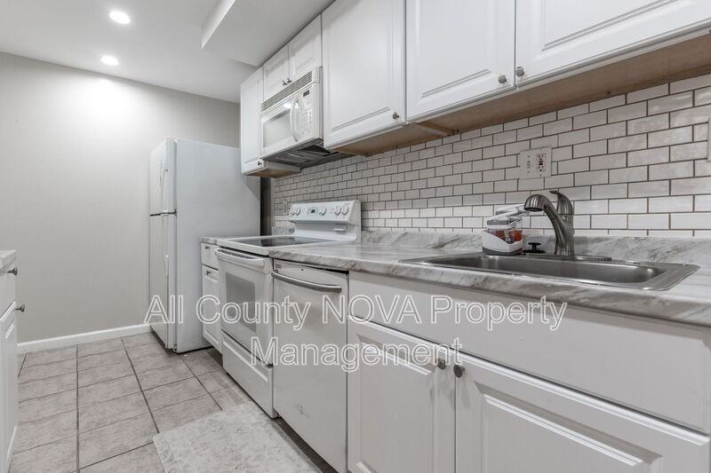 4141 21st Rd N #B - Photo 7 of 22