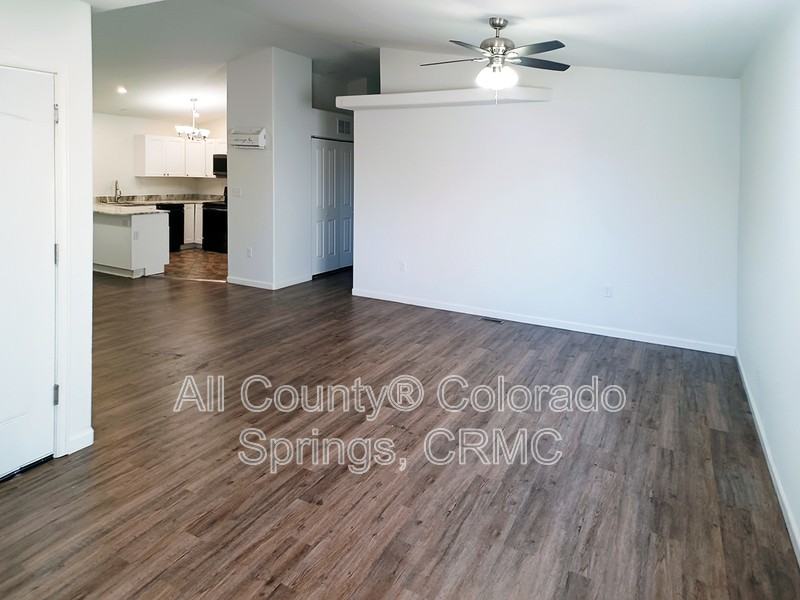 53 Royal Crest Dr - Photo 2 of 28