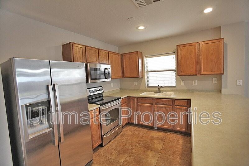 11835 W Via Montoya Dr - Photo 5 of 23