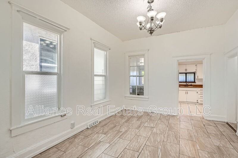 2827 California St - Photo 5 of 11