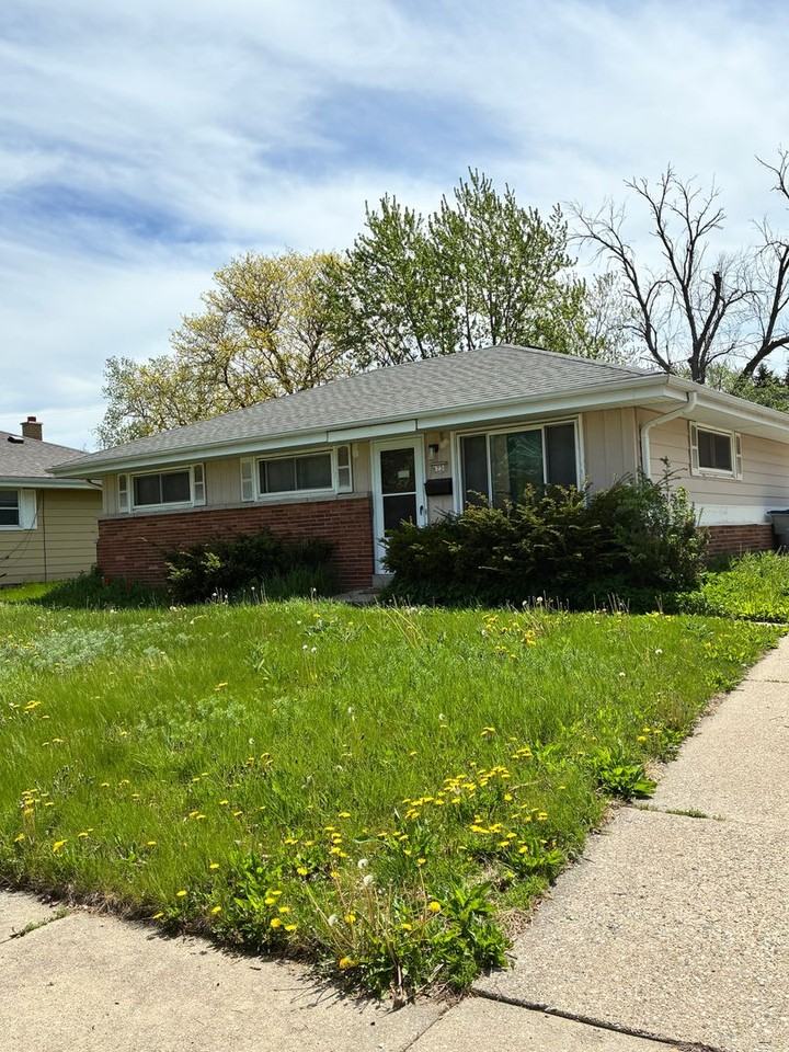 6730 N 84th St - Photo 2 of 2