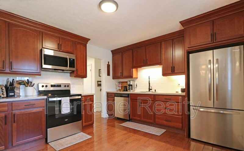 9608 Clearwater Dr - Photo 3 of 23