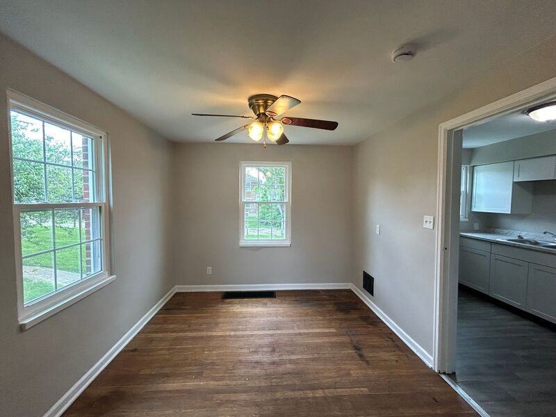 1310 Chardon Ct - Photo 3 of 7