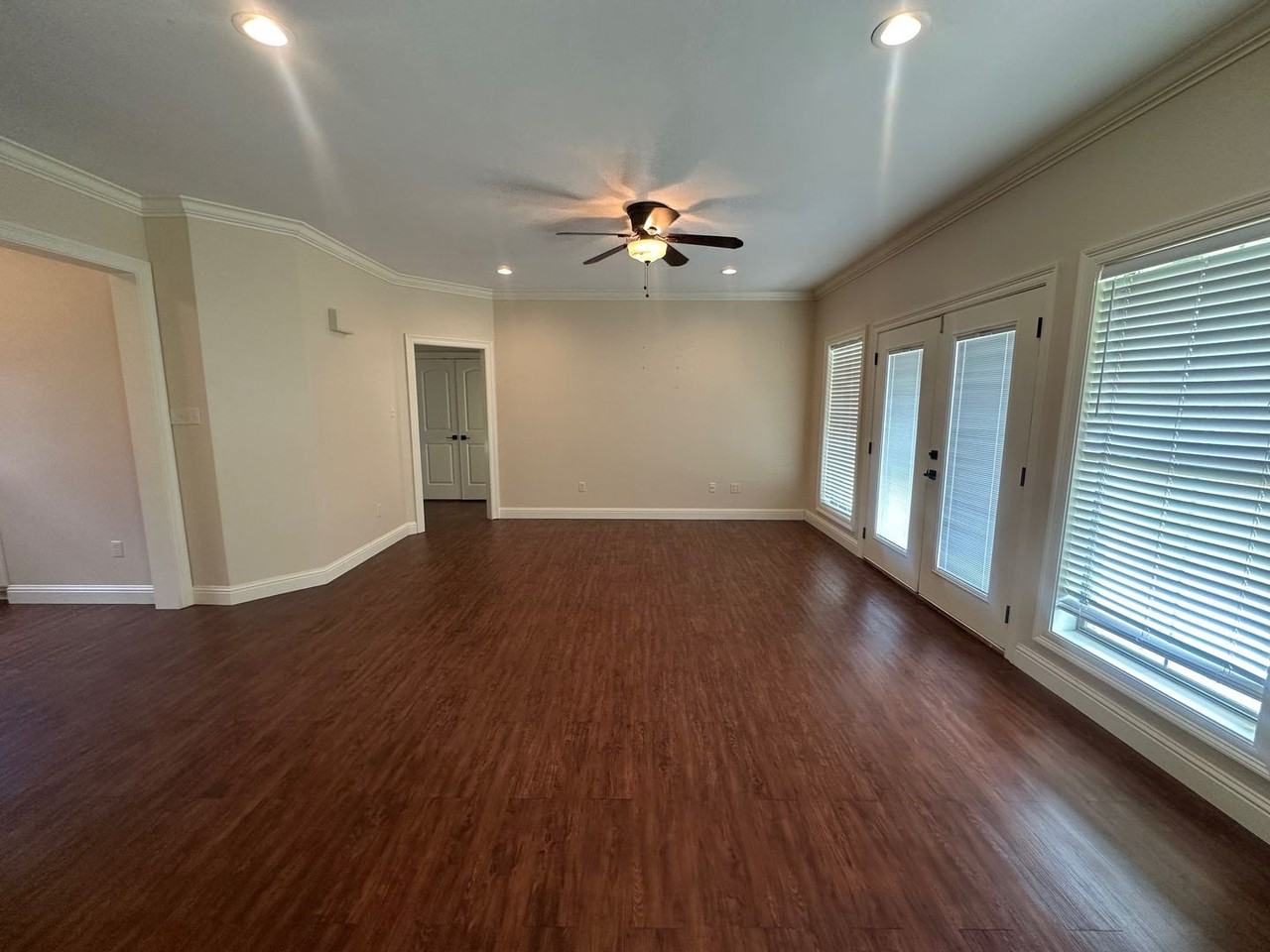 2628 Ravenway Dr - Photo 2 of 15