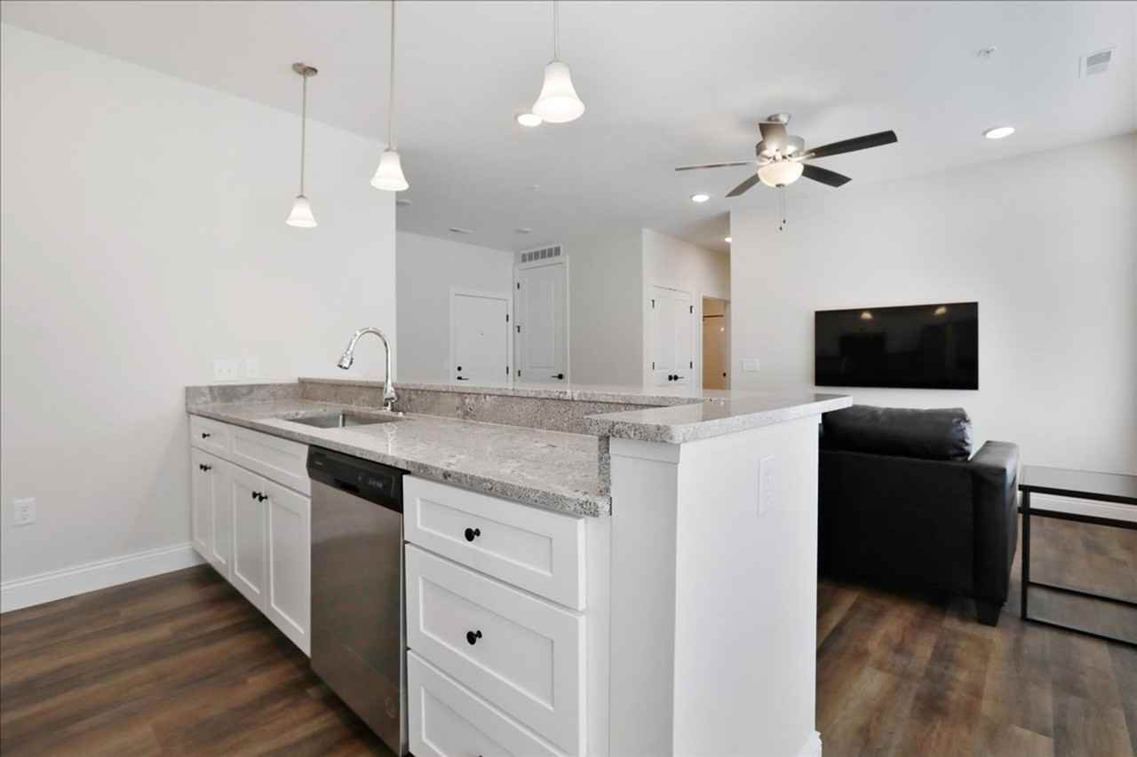 314 South State Street - Photo 5 of 50