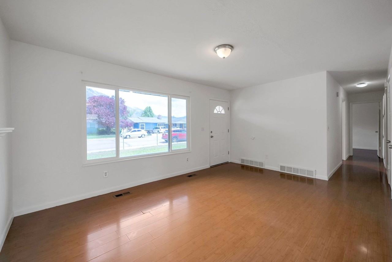 1662 S 400 W - Photo 2 of 15