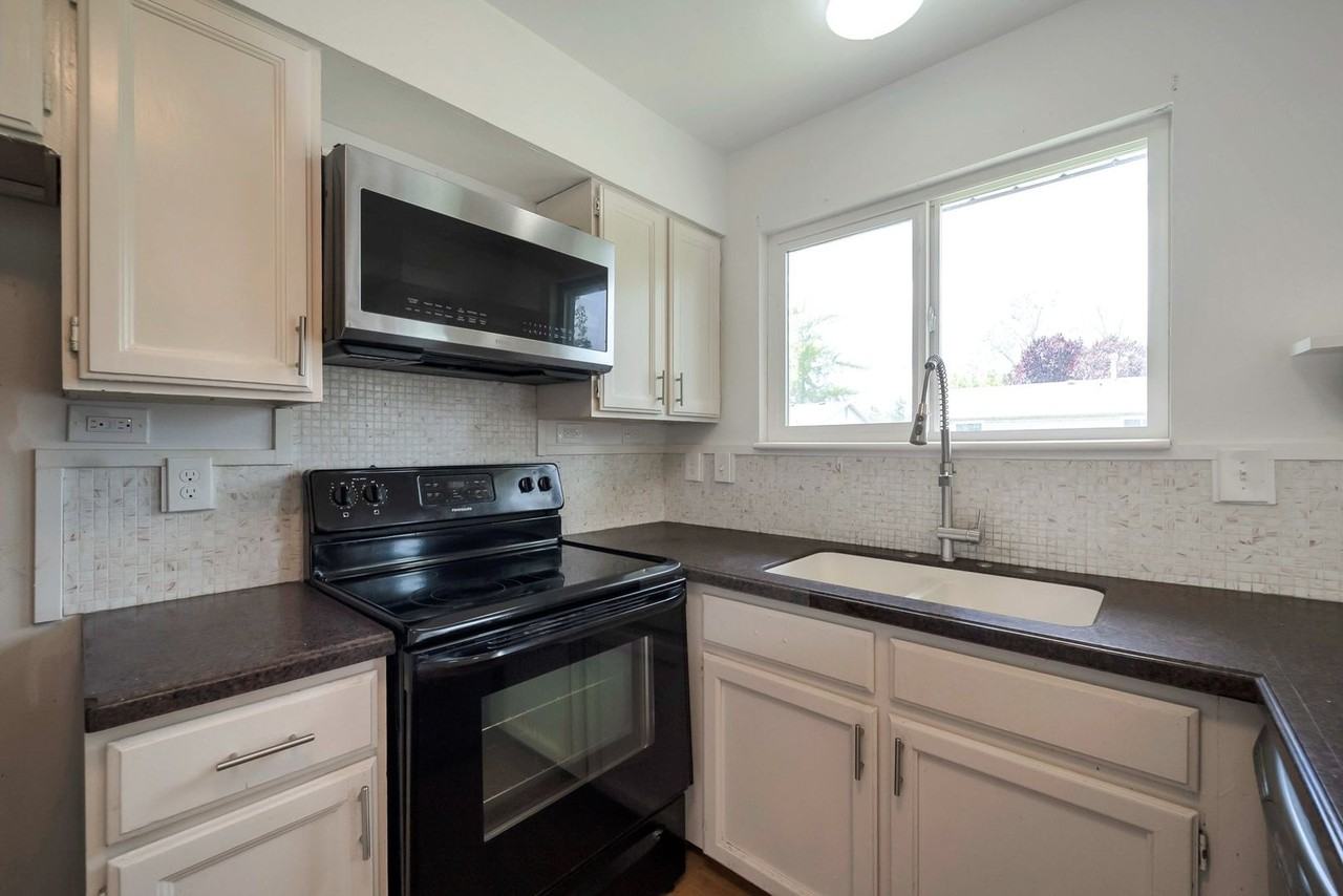 1662 S 400 W - Photo 6 of 15