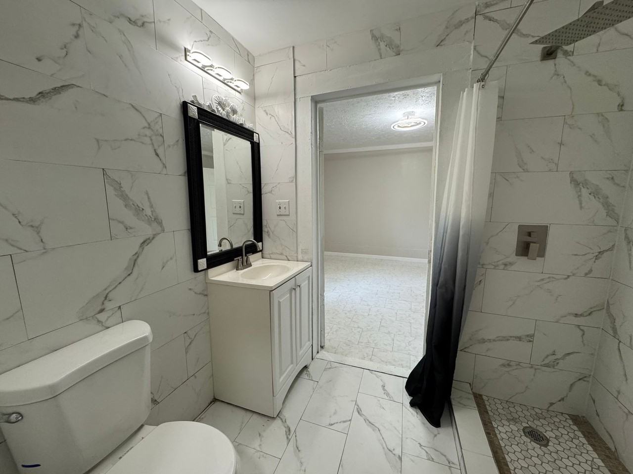 172 Meadow St - Photo 3 of 11