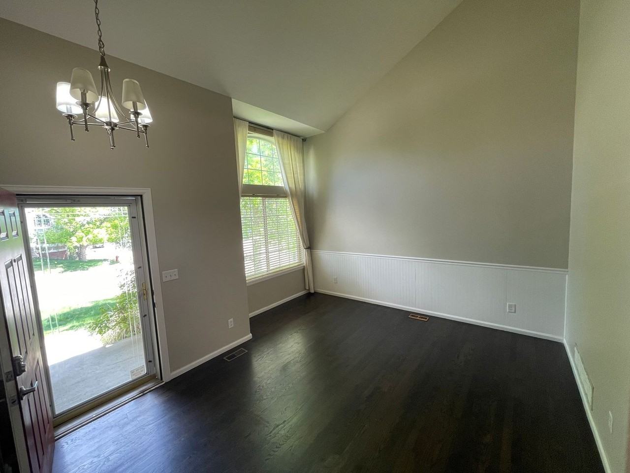 604 Briggs Pl - Photo 7 of 48