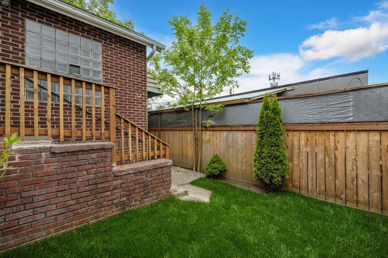5612 Delridge Way Sw - Photo 2 of 29