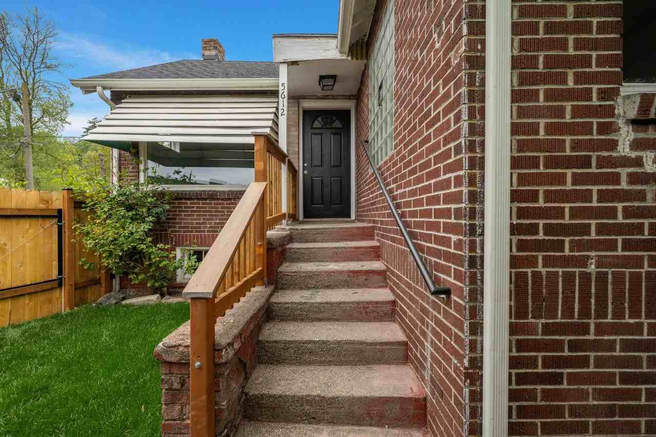 5612 Delridge Way Sw - Photo 3 of 29