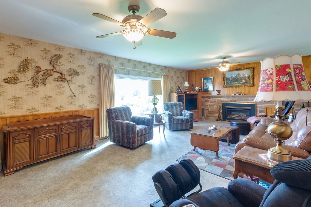 3105 Barnett St - Photo 6 of 36