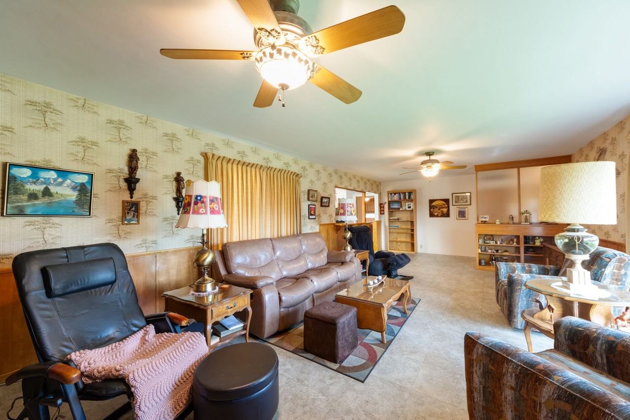 3105 Barnett St - Photo 7 of 36