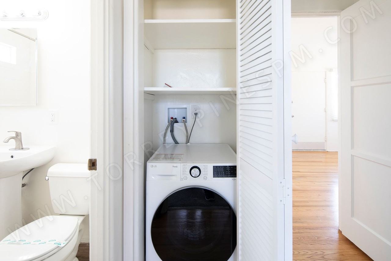 2073 Emerald St - Photo 3 of 17