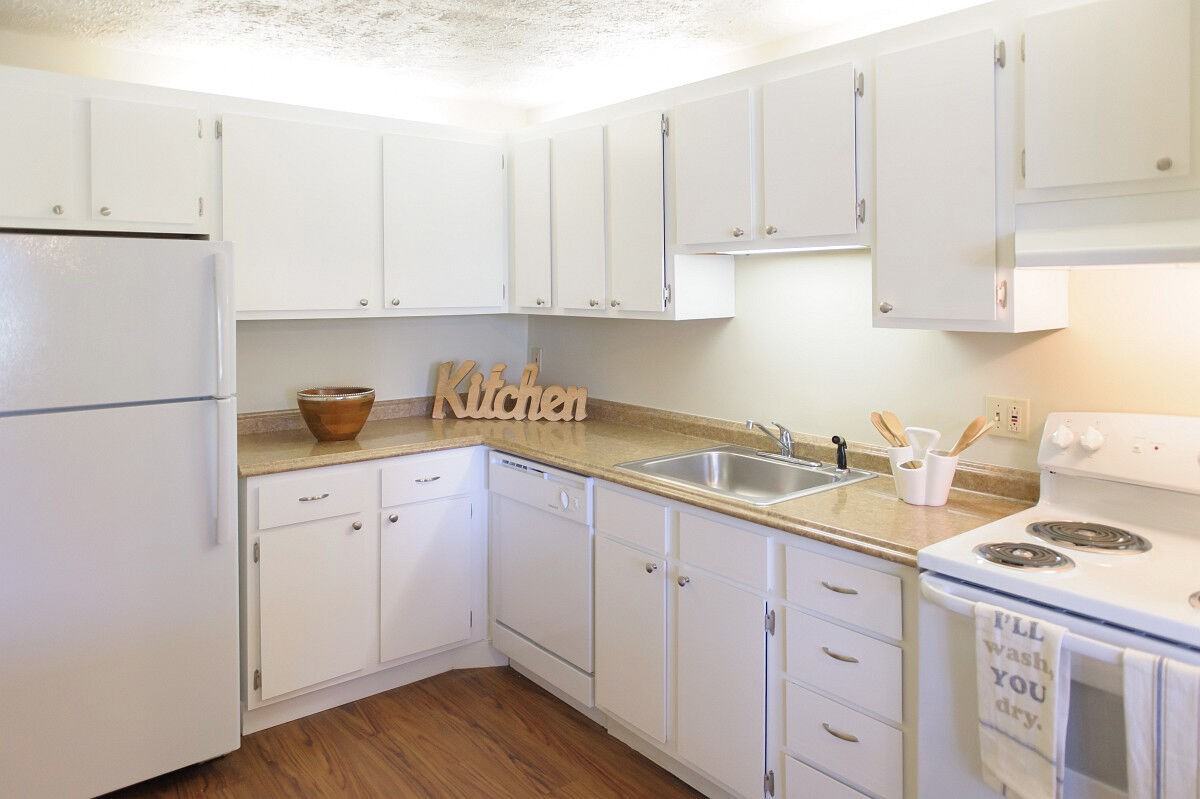 The Flats At Fox Hill - Photo 6 of 48