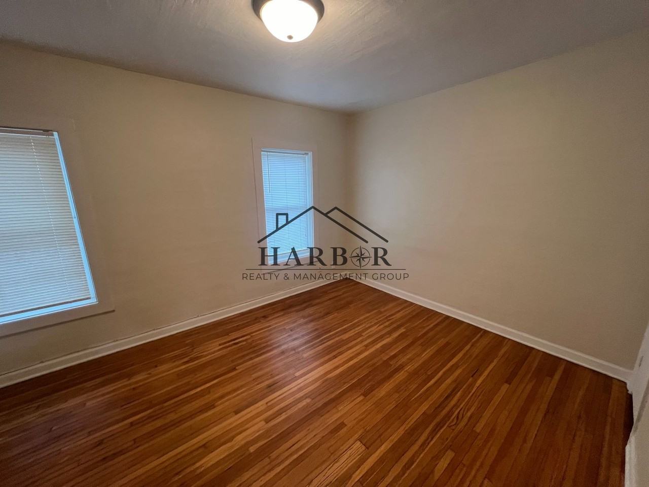 1005 1st Ave Sw - Photo 6 of 14