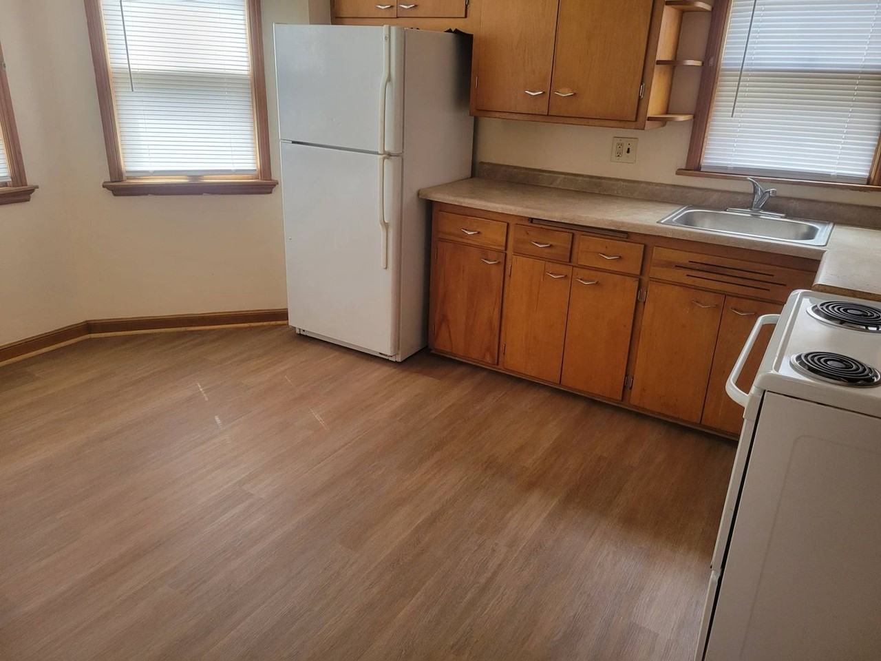 2606 S 69th St - Photo 3 of 7