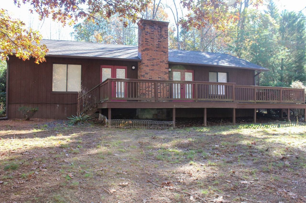 10 Tanglewood Rd - Photo 2 of 14