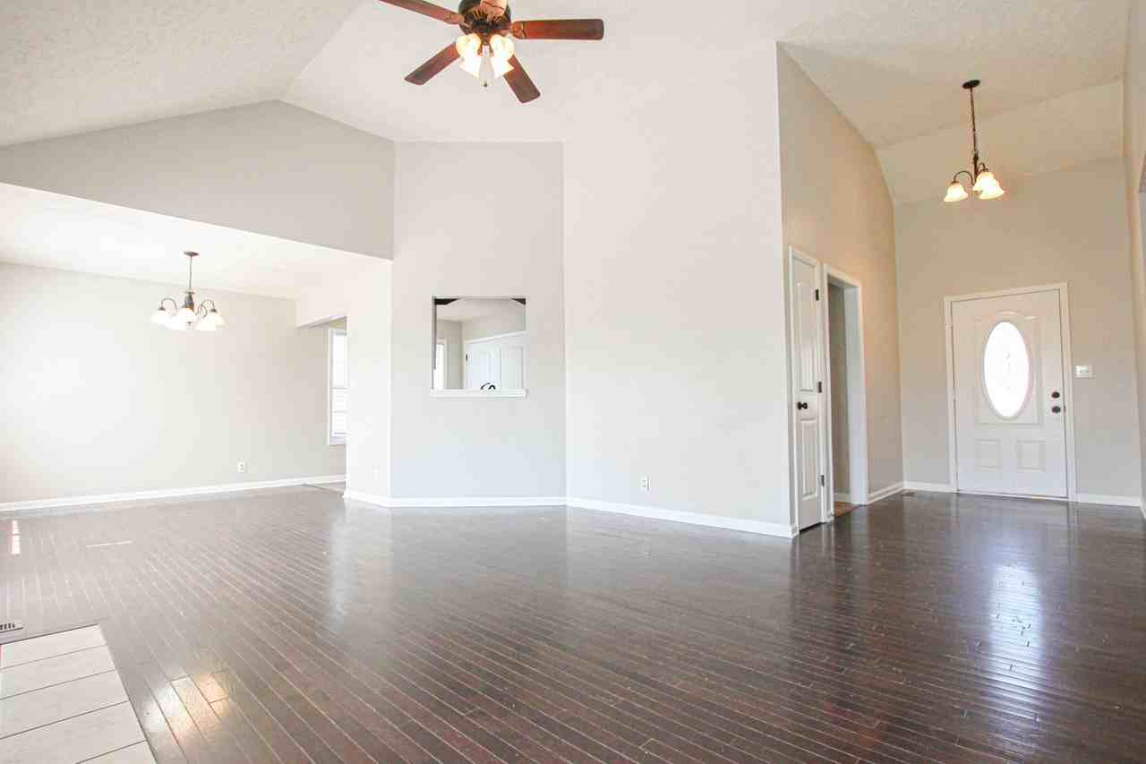 1347 Whitt Ln - Photo 3 of 18